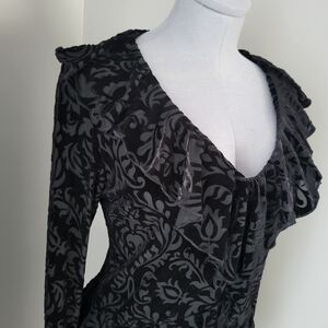 Vintage Y2K Linda Leal Black Velvet Ruffle Neck and Sleeve Top